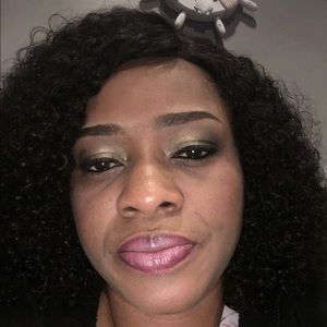 Meet your Posher, Olayinka